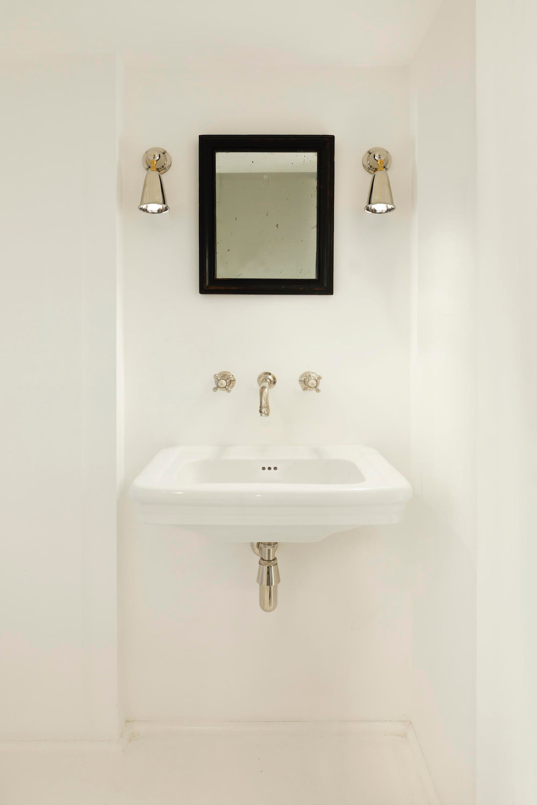 Rose Uniacke Spot Light