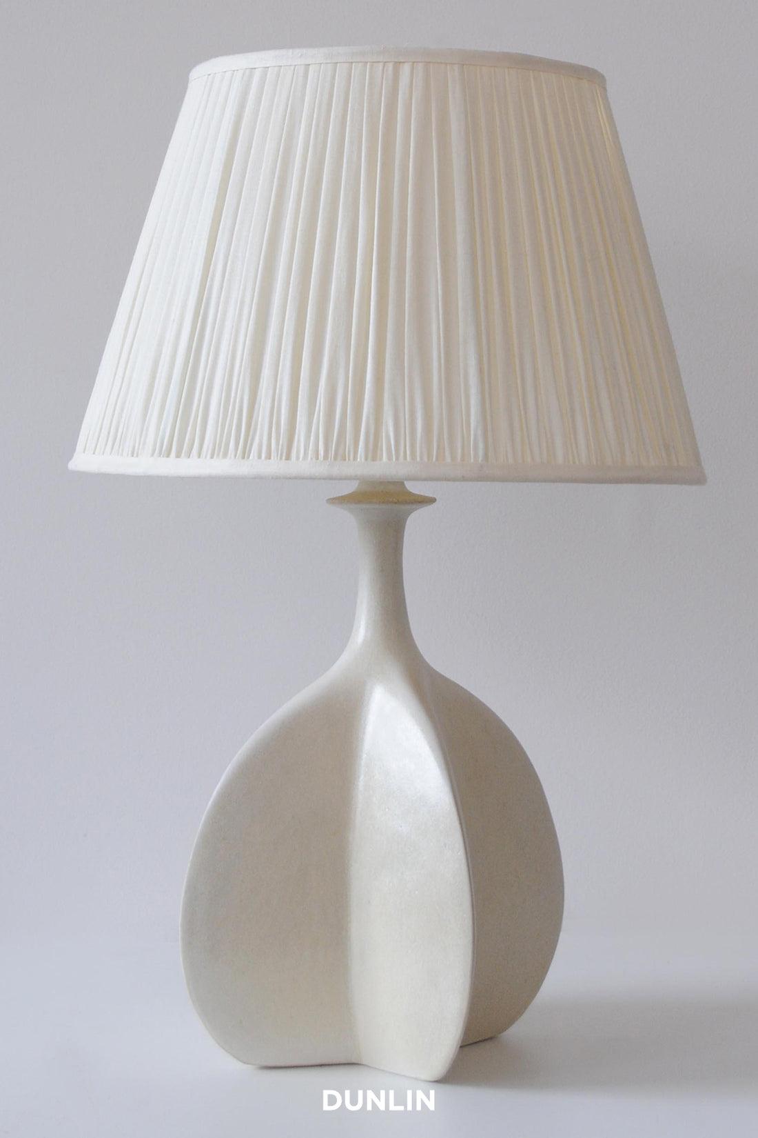 Poppy Large Lamp Rose Uniacke ISABELLE SICART at dunlin