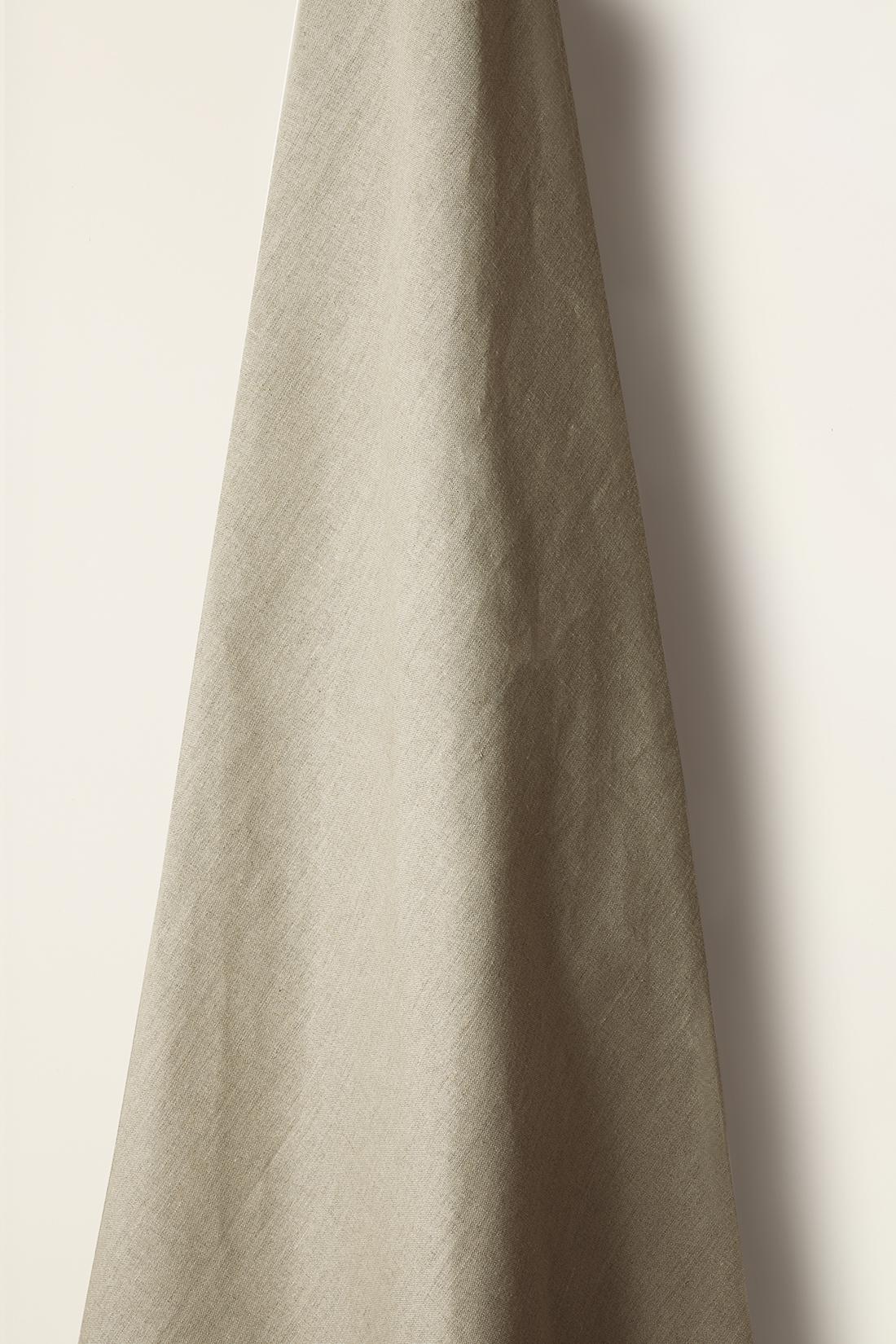 Mid Weight Linen in Easel*