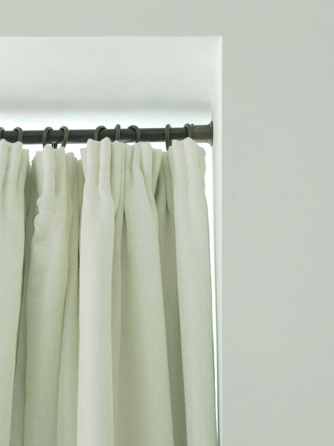 Sheer Linen in Mint