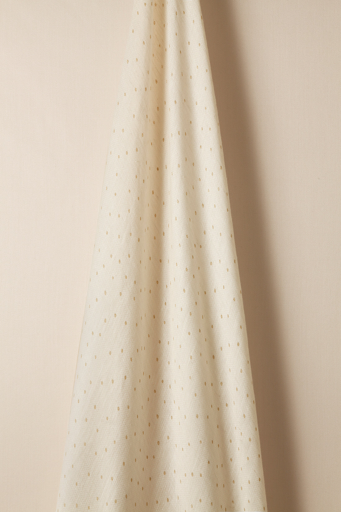 Sheer Linen in Biscuit Spot on Chalk
