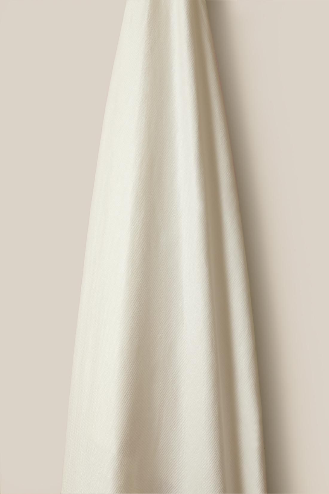 Light Weight Linen in Goose