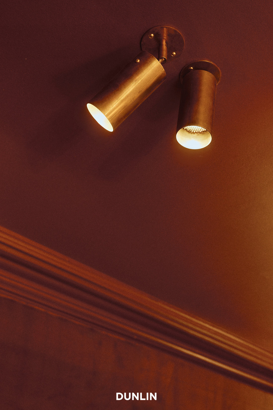 Spot Lighting on Gingerbread background at Dunlin Paddigton
