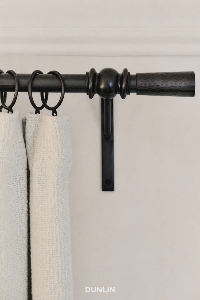 Dunlin curtain Hardware